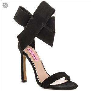 Betsey Johnson Frisk Bow Heels